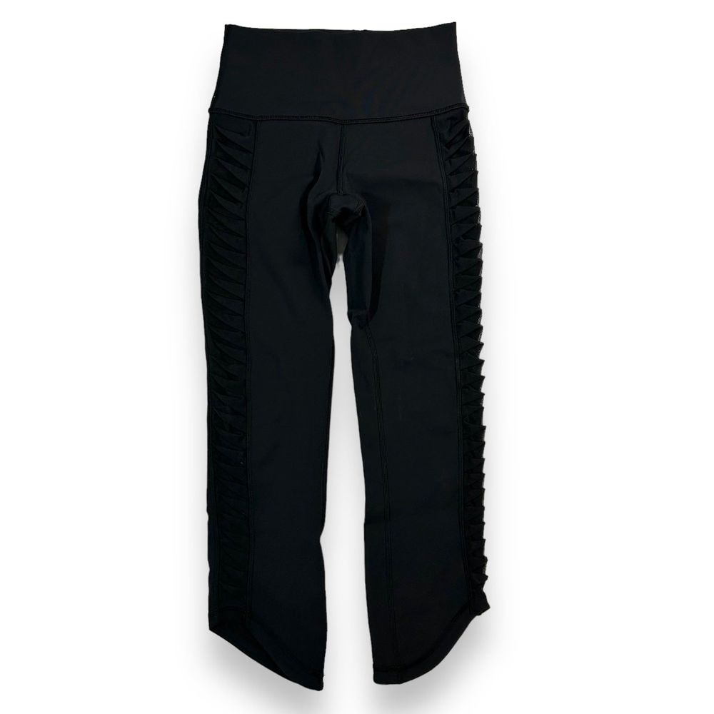 Lululemon Pleated Mesh Side High Rise Crop Capri Leggings Womens 2 Black
